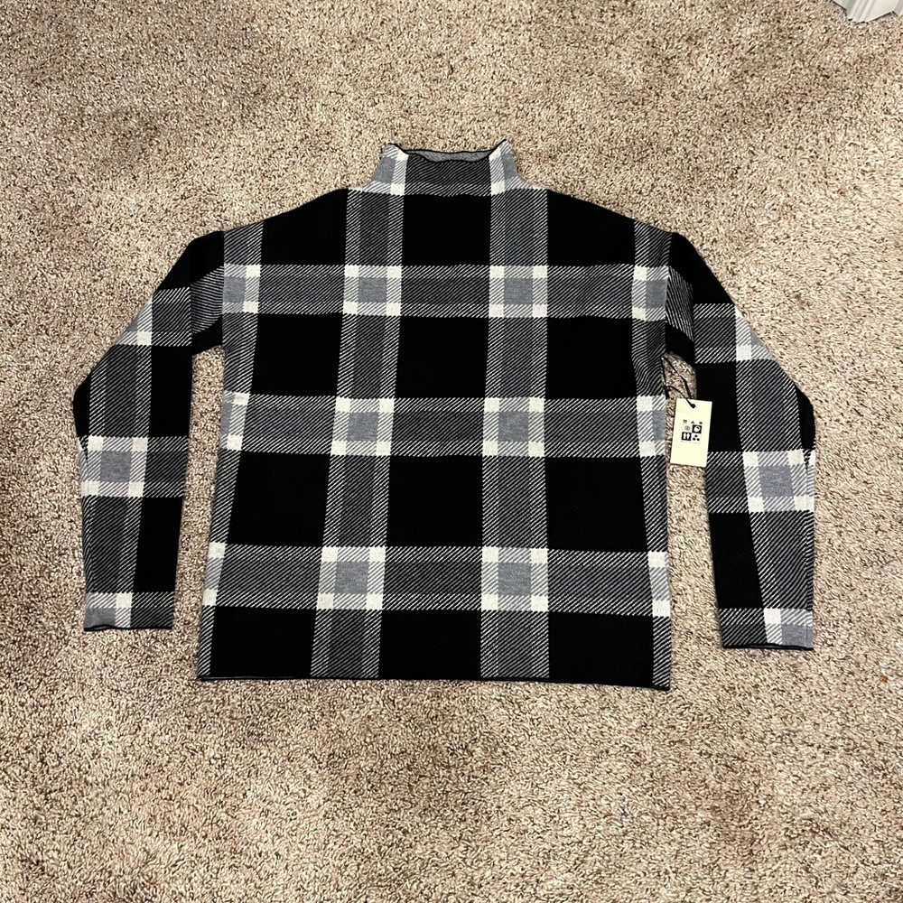 Max Studio Black and Gray Checkered Turtleneck Sweater